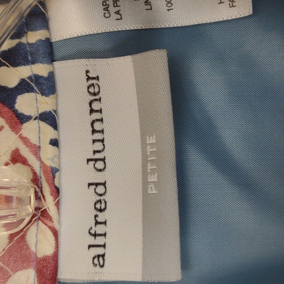 Alfred Dunner Petite Lightweight LS Quilted Silk Pink/Blue/Tan Floral BU Jacket - Picture 6 of 11